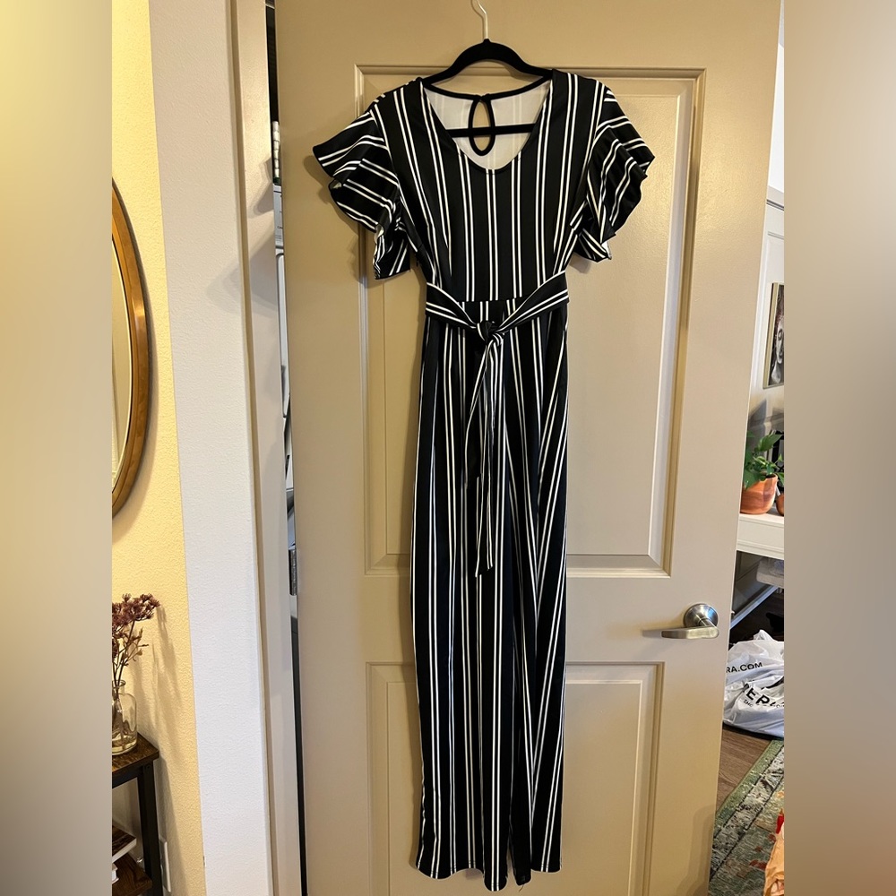 Short sleeved jumpsuit - Picture 8 of 10